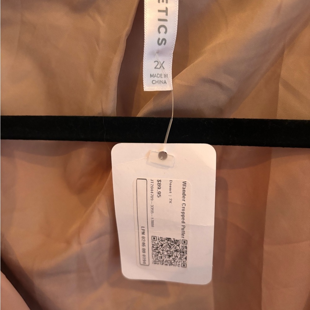 Fabletics Wander Cropped Puffer - Picture 4 of 9